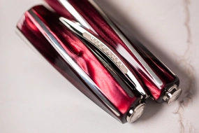 classic warm Visconti Divina Elegance Bordeaux Rollerball