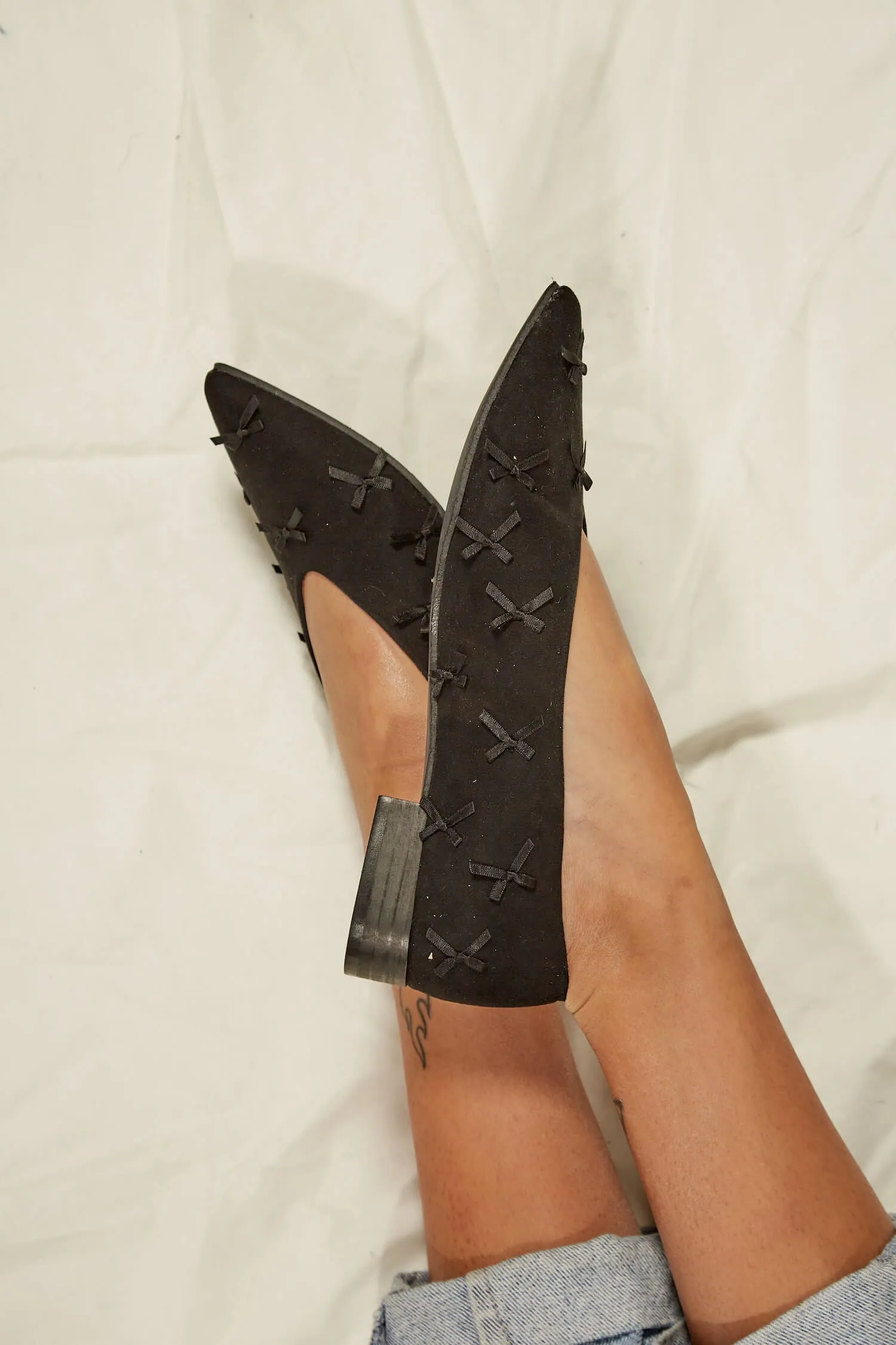 Bow Eco-Suede Vegane Ballerinas | Schwarz