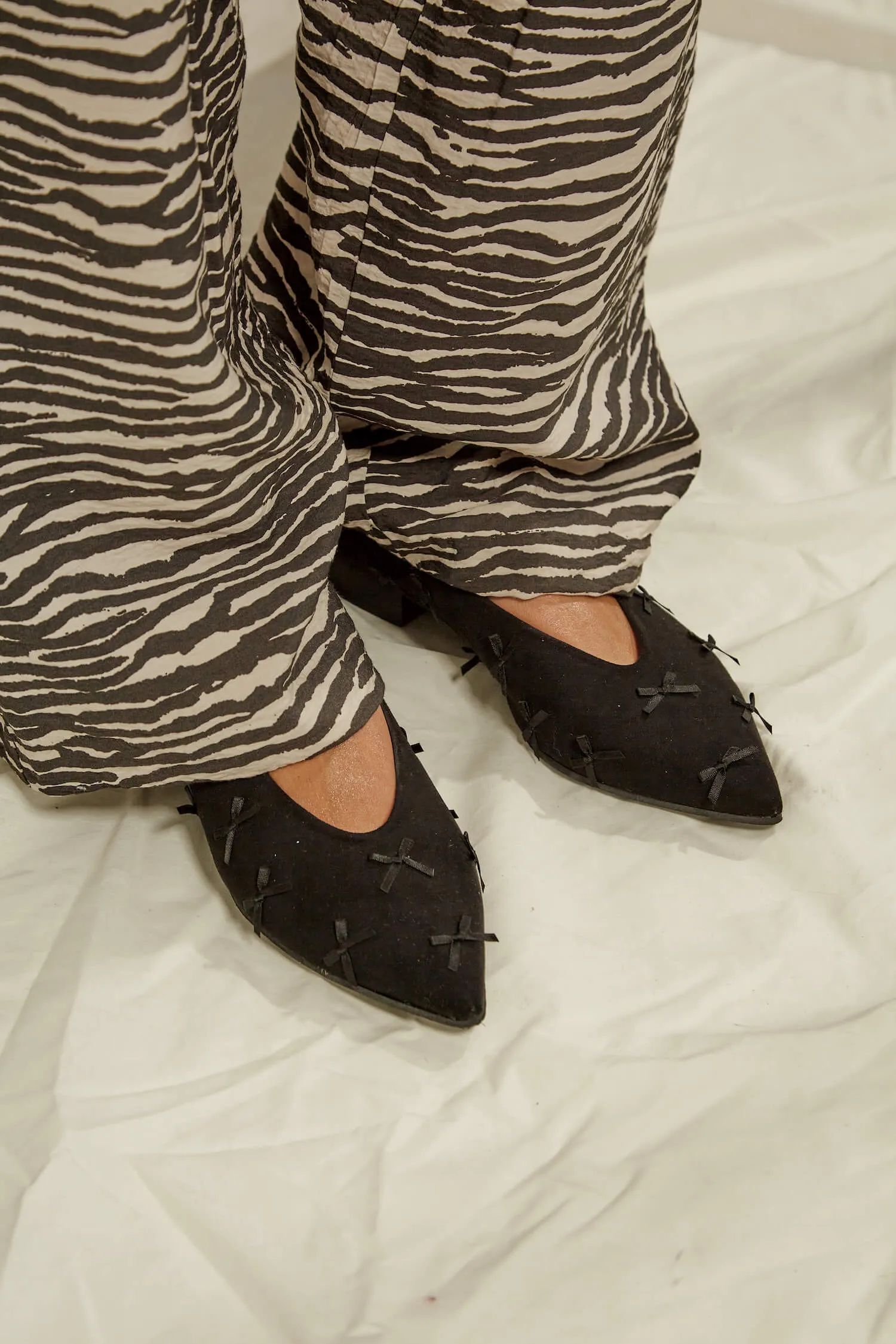 Bow Eco-Suede Vegane Ballerinas | Schwarz
