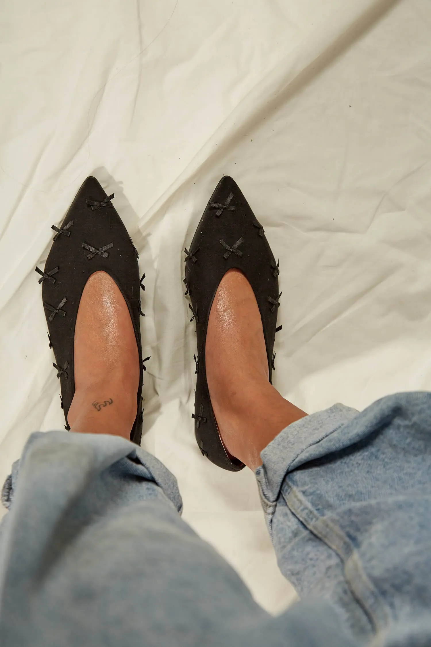 Bow Eco-Suede Vegane Ballerinas | Schwarz
