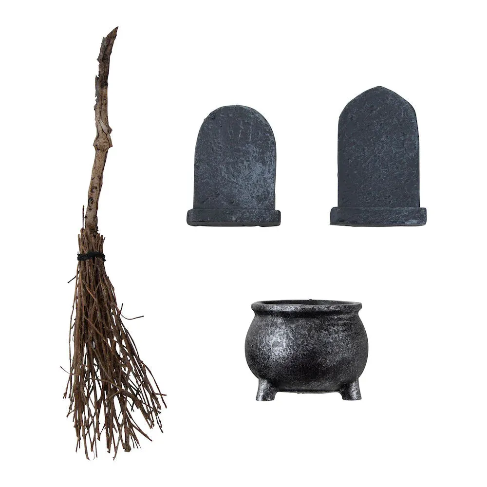daily portable Tim Holtz Idea-Ology Halloween Graveyard