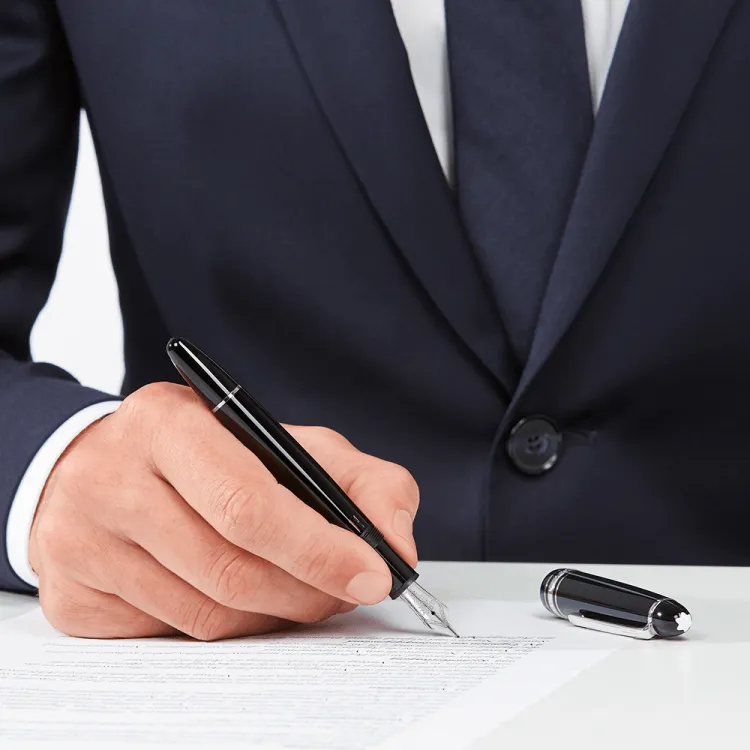 Montblanc Meisterstck Platinum-Coated Legrand Fountain Pen paper trusted