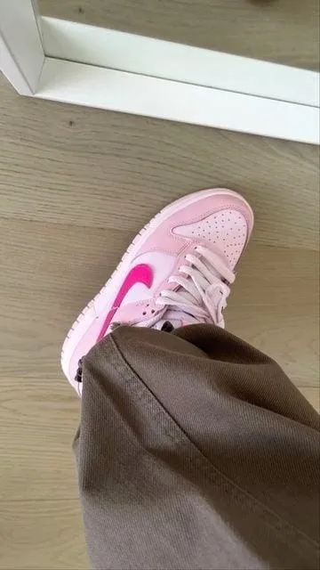 Nike Sneakers Nike Dunk Low 'Triple Pink' (Barbie)