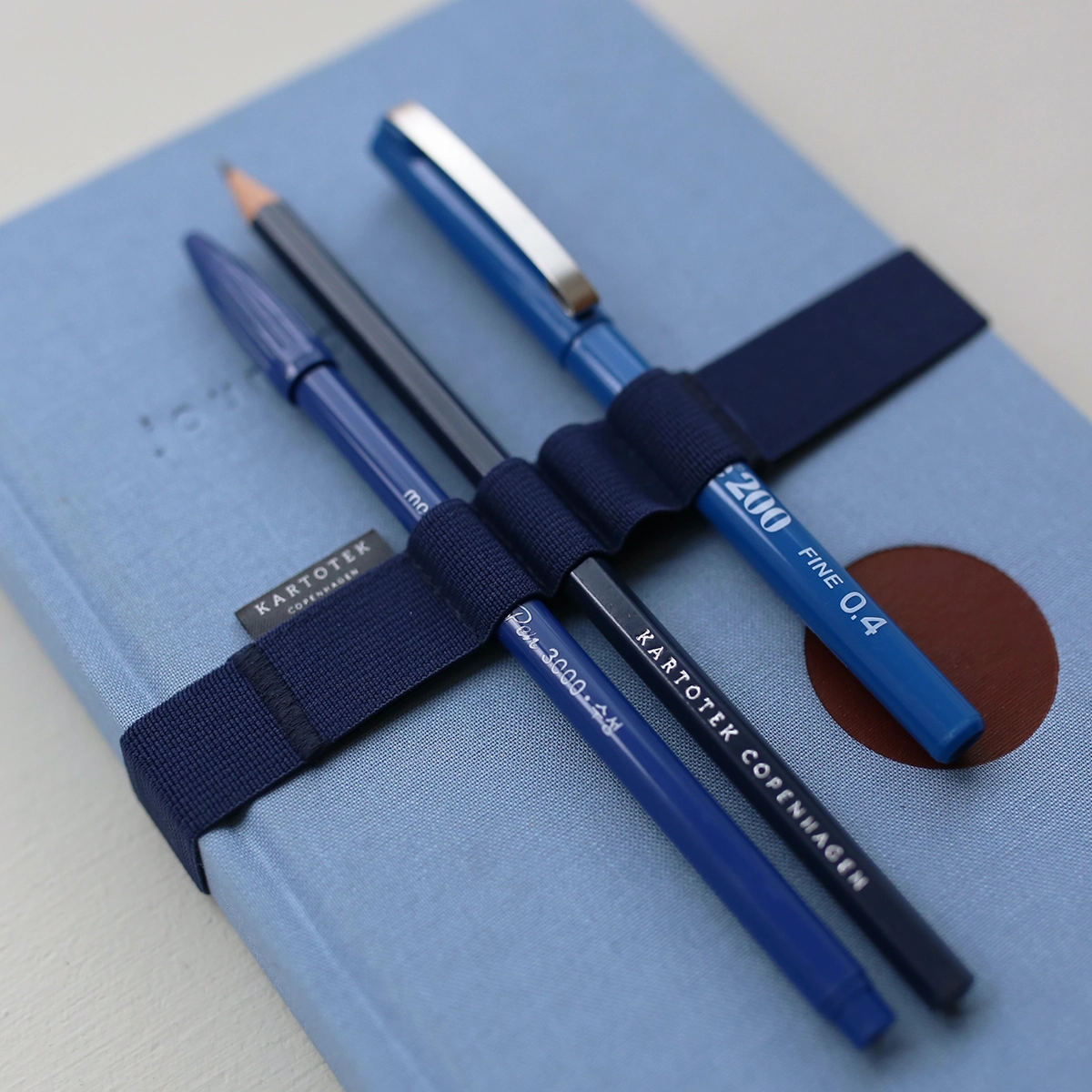 Notebook Pen Strap A5 // Oxford Blue wooden plastic