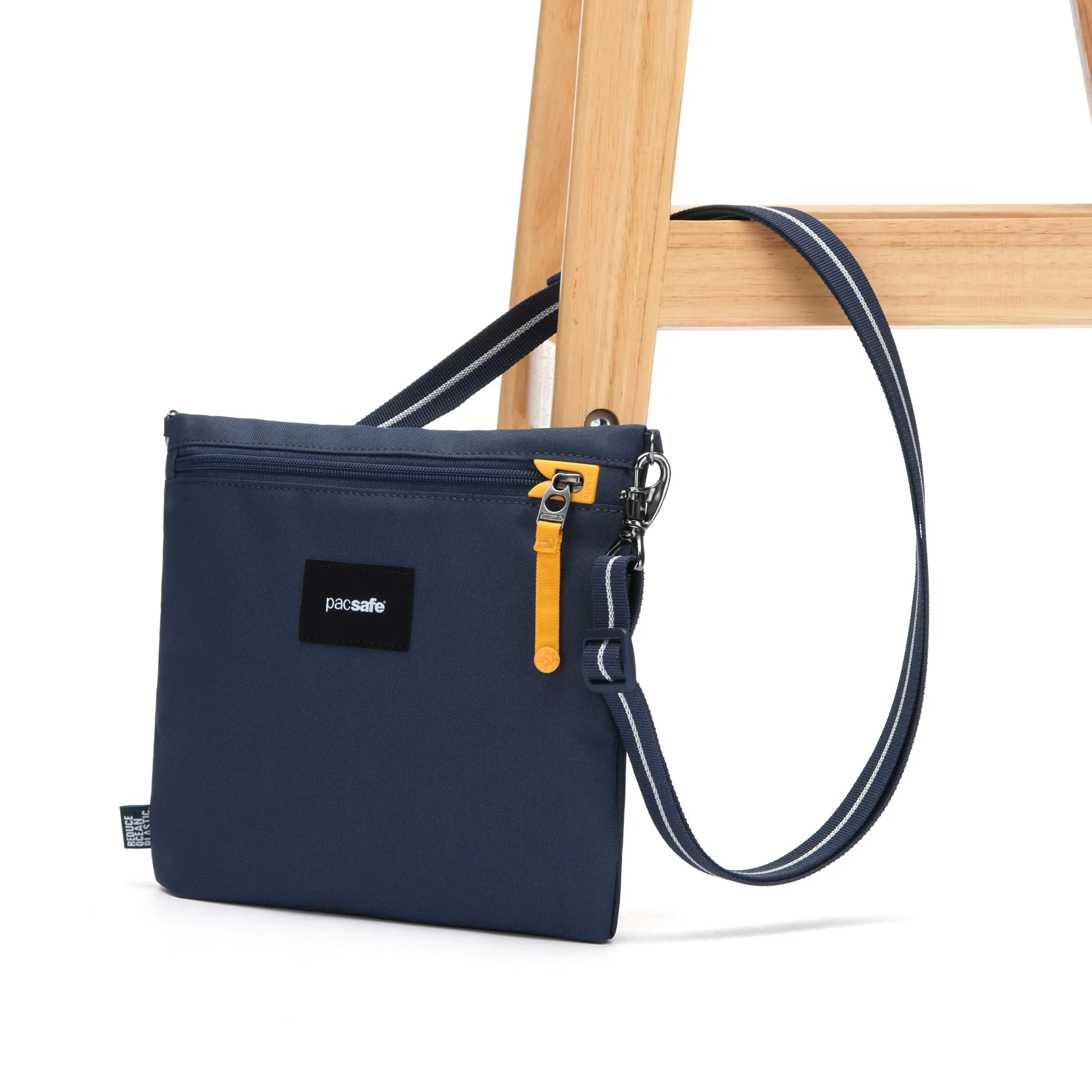 Pacsafe Go Crossbody Umhängetasche Pacsafe