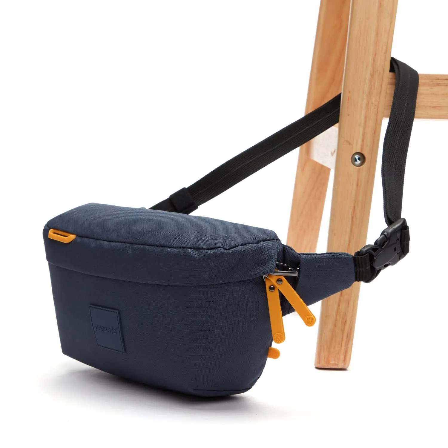 Pacsafe Go Sling Pack Taschen von Pacsafe