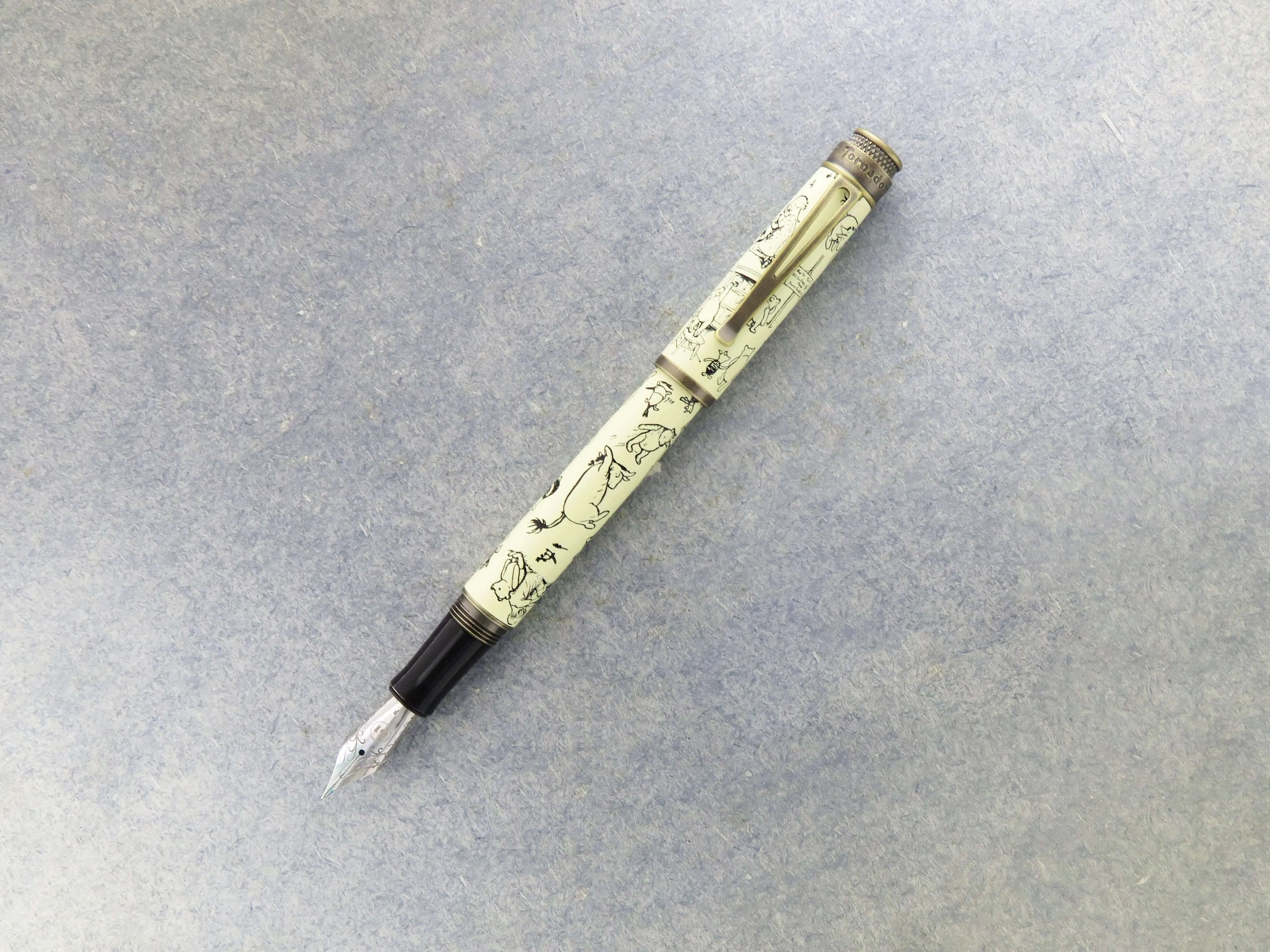multipack wrapped Retro 1951 A.A. Milne Winnie-The-Pooh Decorations By E.H. Shepard Fountain Pen