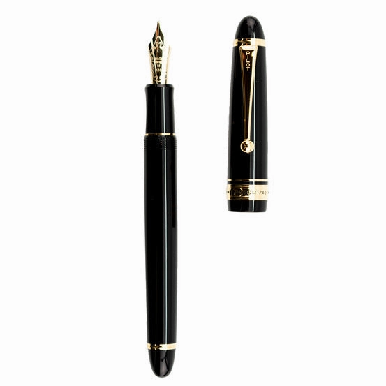trendy Pilot Custom 743 Black Fountain Pen