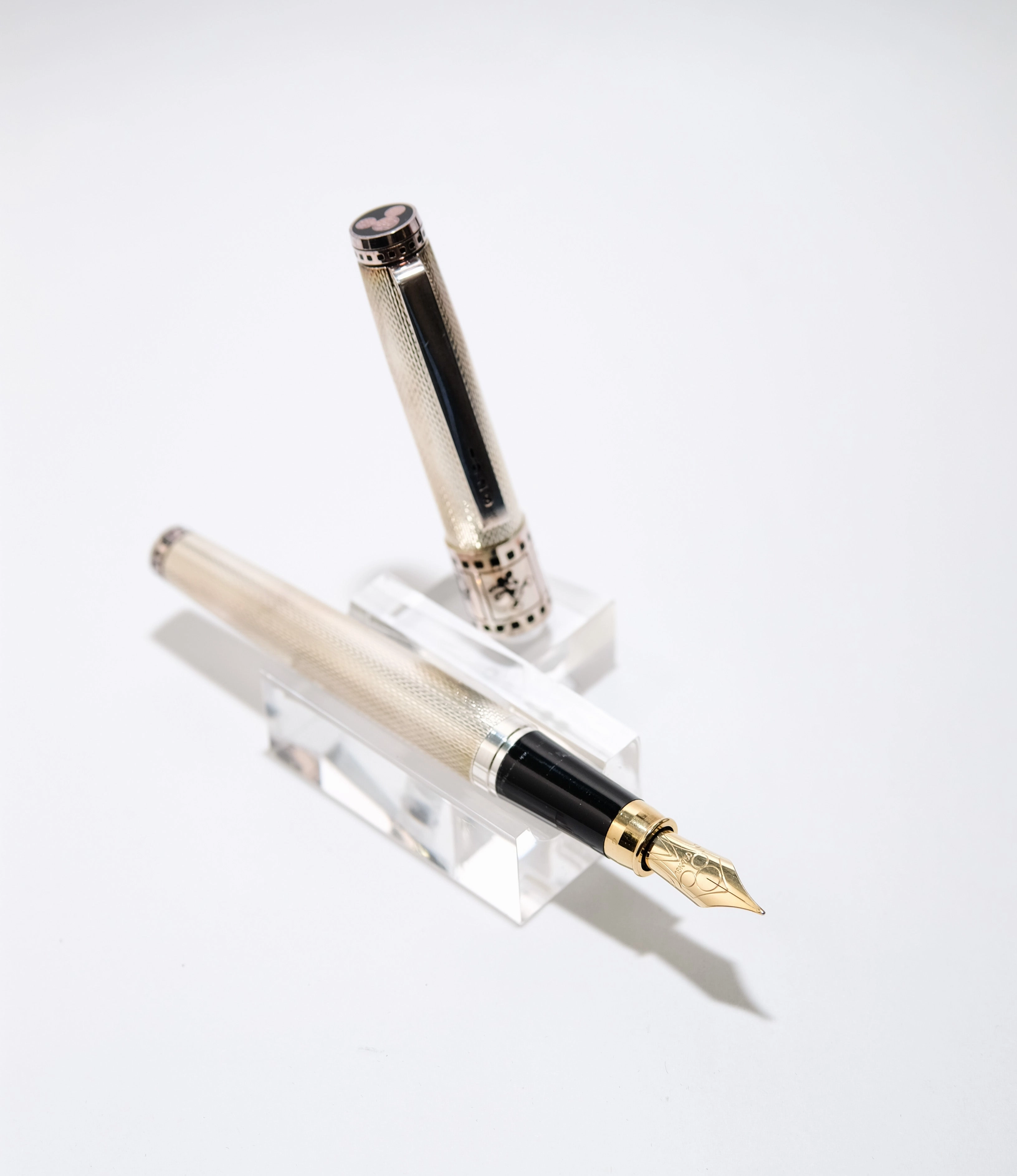 Pre-Owned Colibri Mickey & Co. Fountain Pen collectible manual