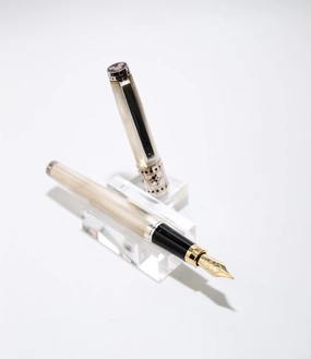 Pre-Owned Colibri Mickey & Co. Fountain Pen collectible manual