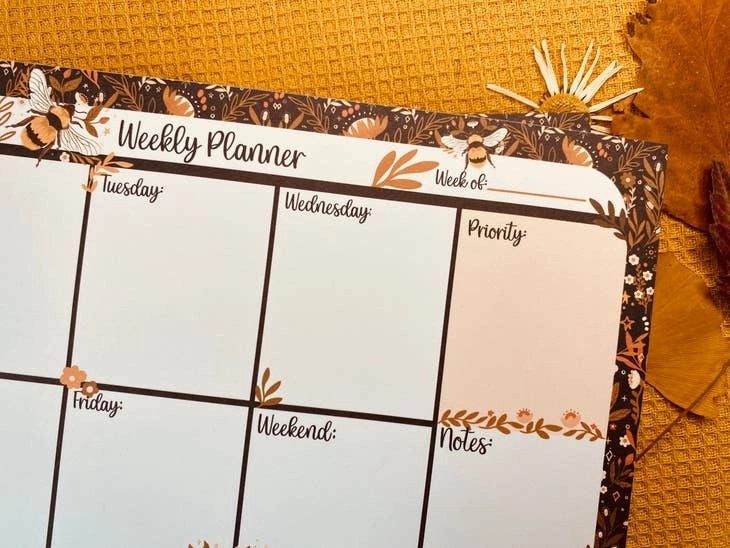 ergonomic bright Queen Bee A5 Weekly Planner Notepad