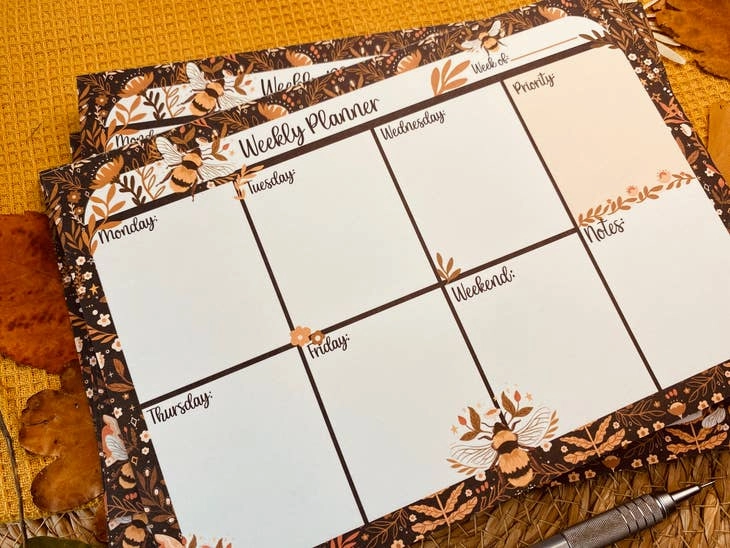 Queen Bee A5 Weekly Planner Notepad nonslip top