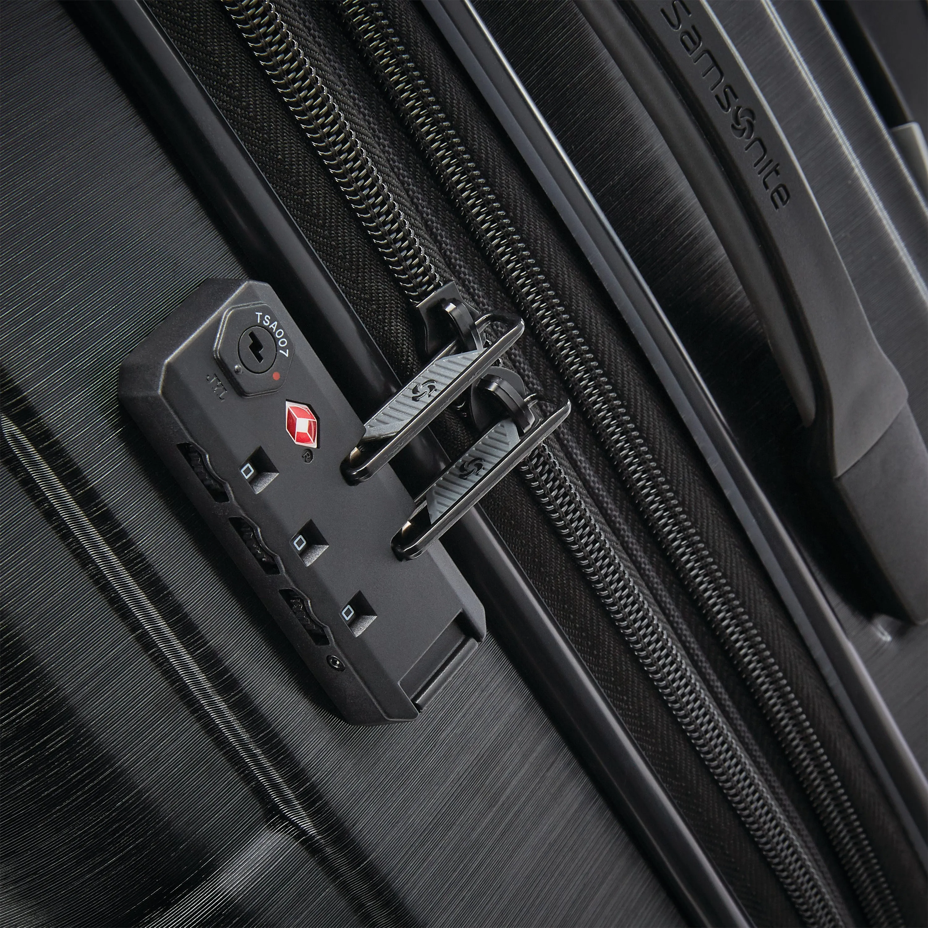 Samsonite Centric 2 Ausziehbares Hartschalen-Gepäck mit Dual Spinner Rädern Taschen Samsonite