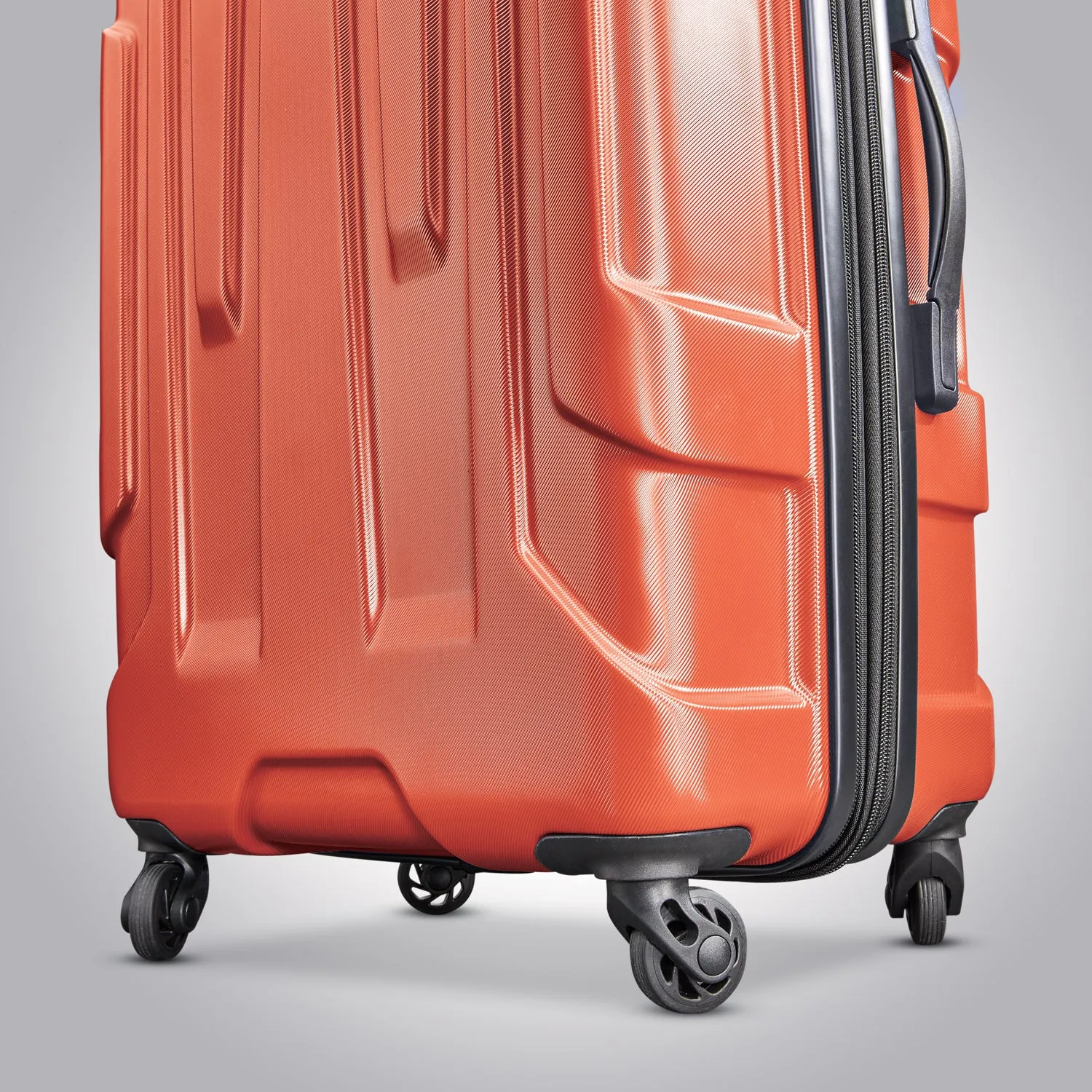 Samsonite Centric 20-Zoll Hartschalen-Koffer mit Spinner-Rädern von Samsonite