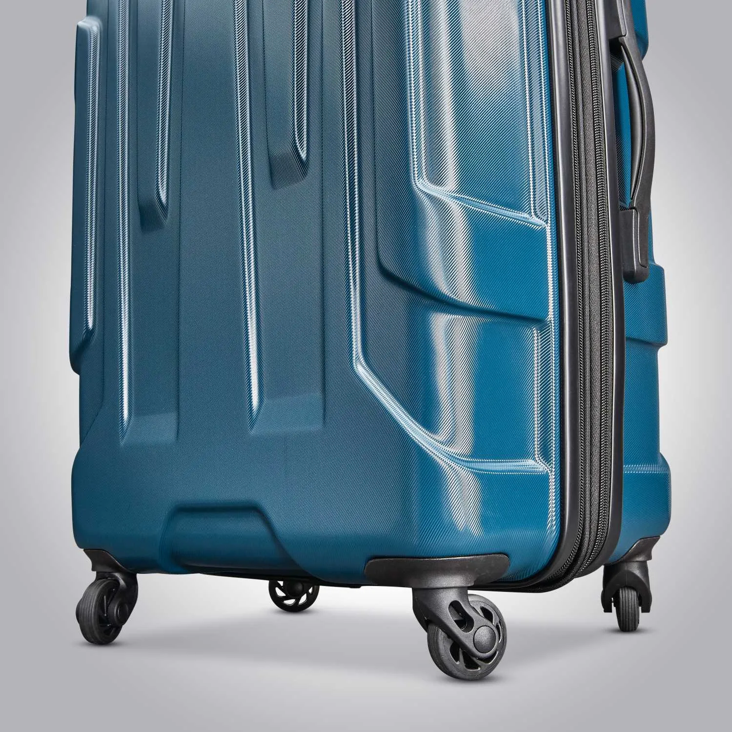 Samsonite Centric 20-Zoll Hartschalen-Koffer mit Spinner-Rädern von Samsonite