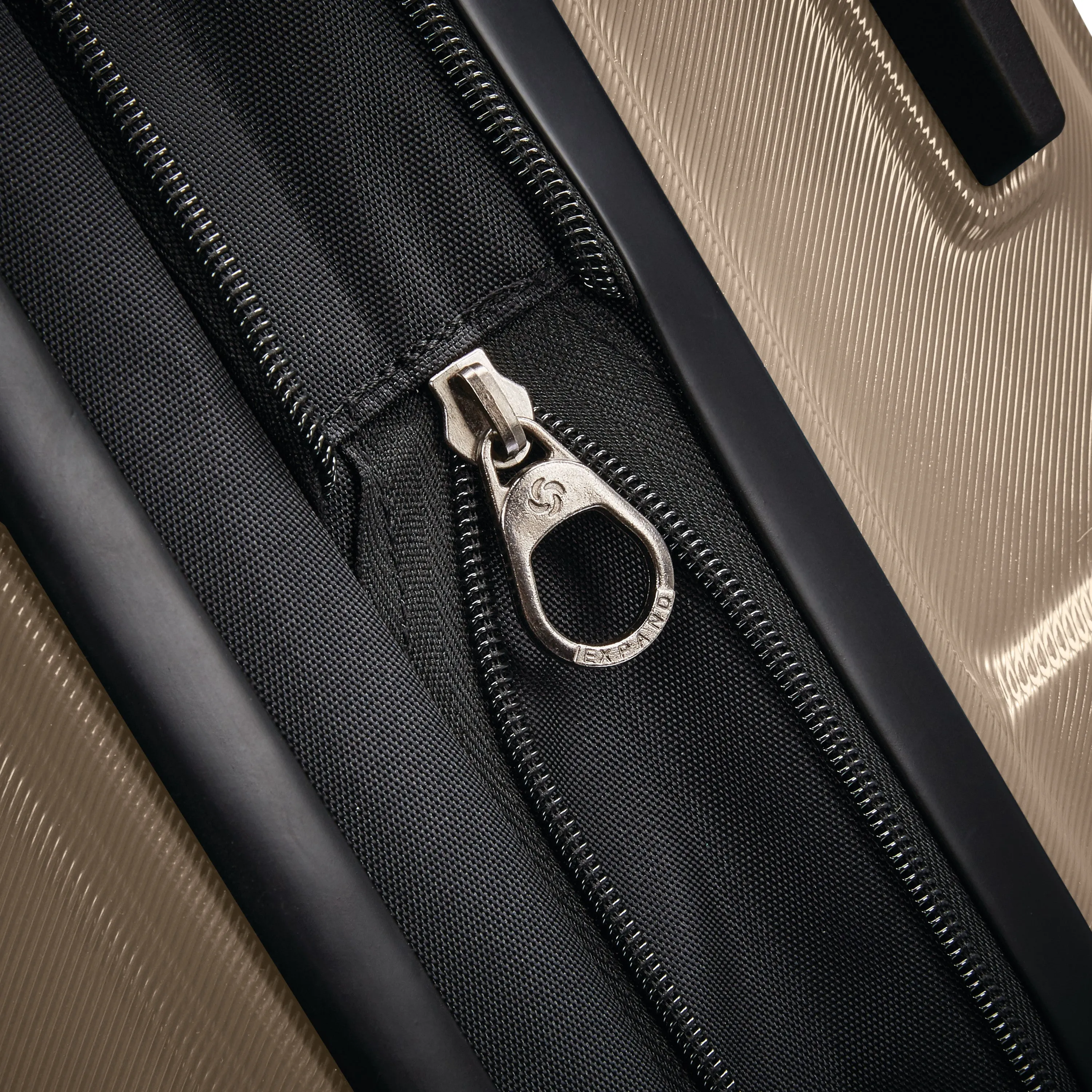 Samsonite Centric 28-Zoll Hartschalen-Koffer mit Rollen Samsonite