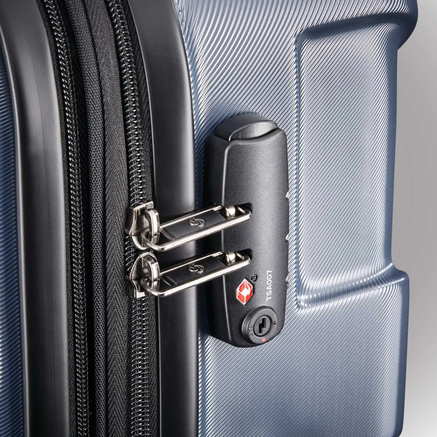 Samsonite Centric 28-Zoll Hartschalen-Koffer mit Rollen Samsonite