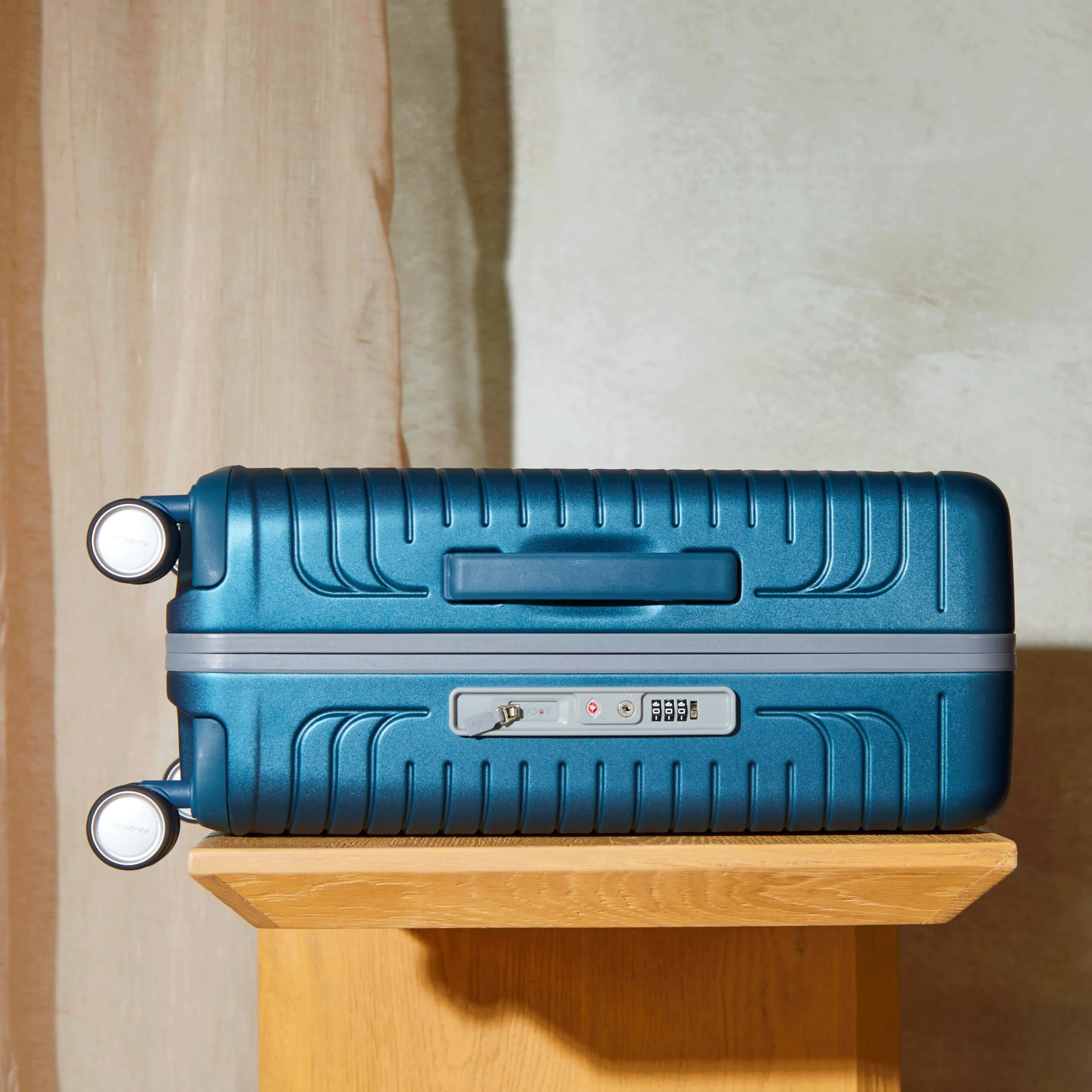 Samsonite Framelock Max Hartschalenkoffer mit Spinner-Rädern, Leichtgewicht ohne Reißverschluss (Handgepäck-Spinner) Taschen Samsonite