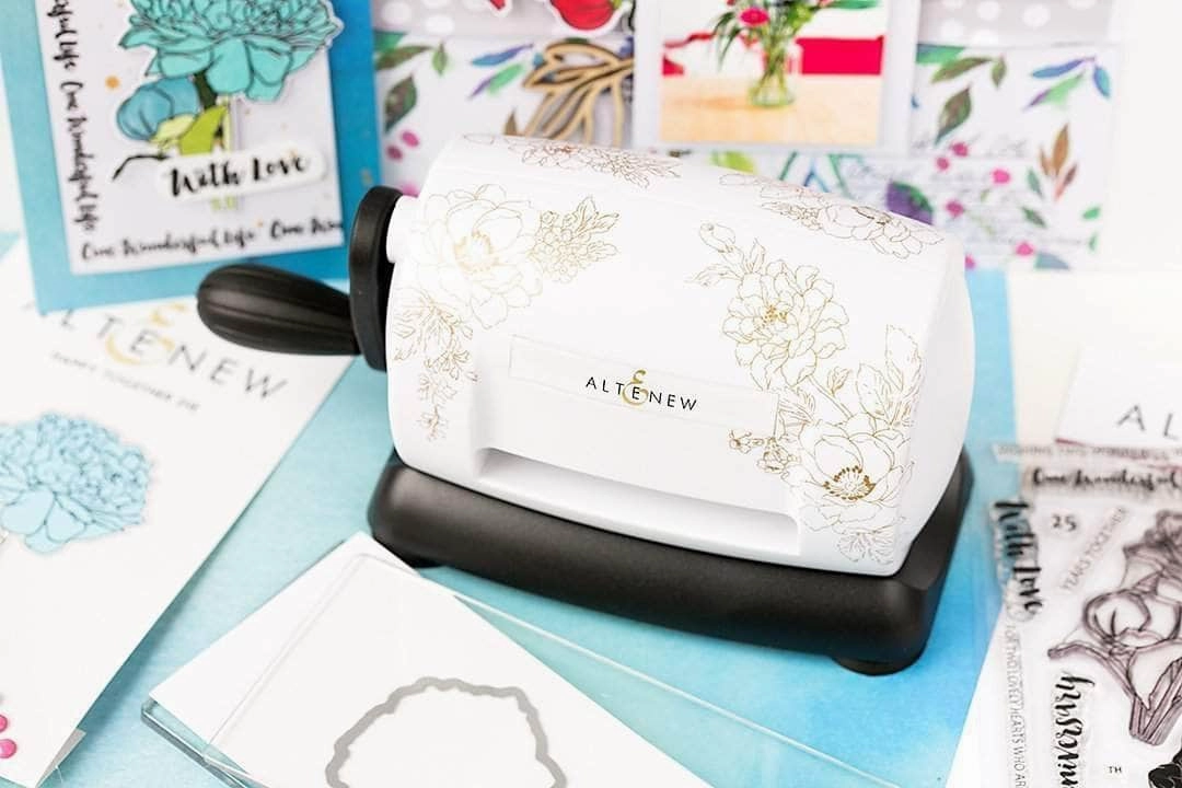 Die Cutting Essentials Bundle locking resilient