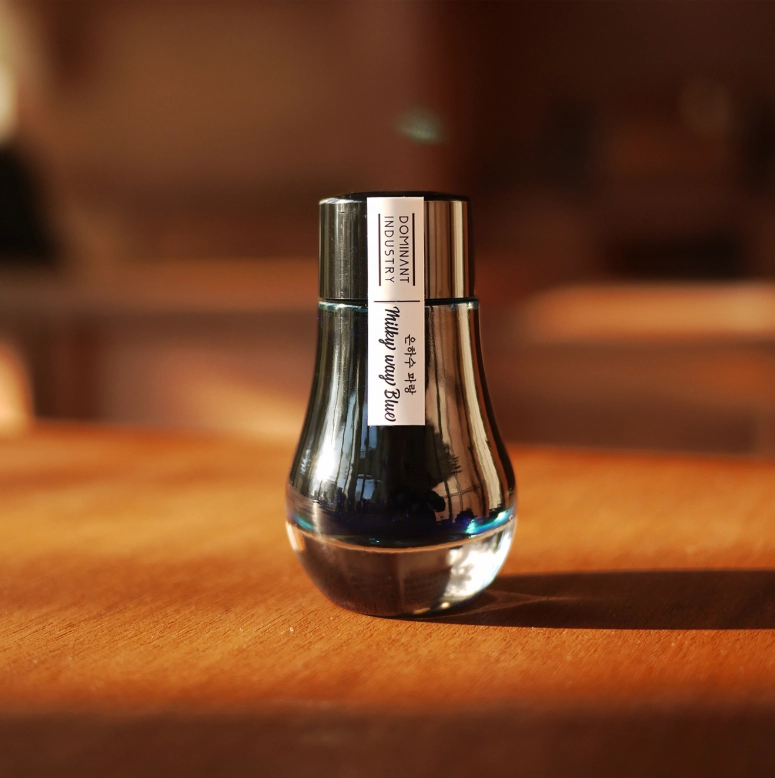 Dominant Industry Pearl Ink 25Ml - Milky Way Blue deluxe single
