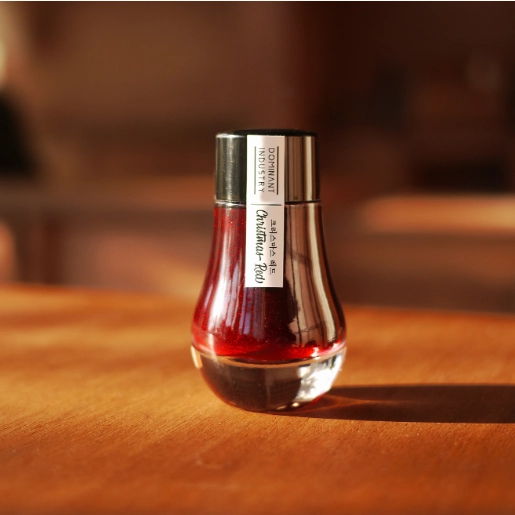 tiny lightweight Dominant Industry Pearl Ink 25Ml - Christmas Red