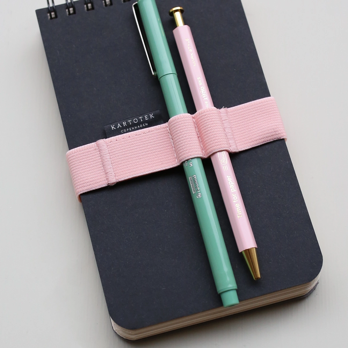 Notebook Pen Strap A6 // Pink essential stackable