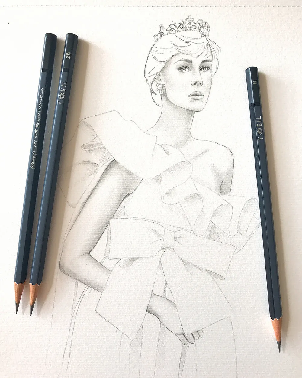 The Eye Graphite Sketching Pencil Set - Dark Grey vintage