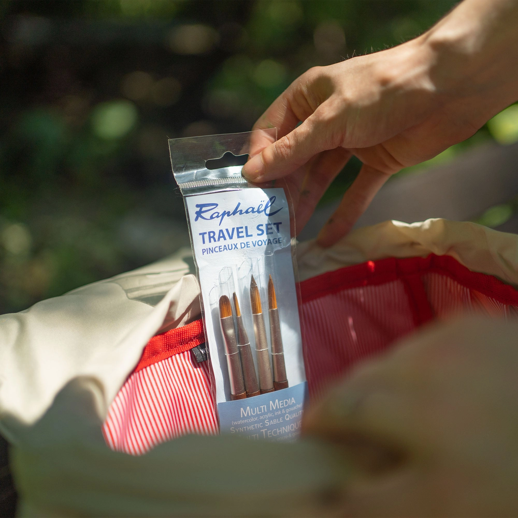 handy vintage Travel Paintbrush Set