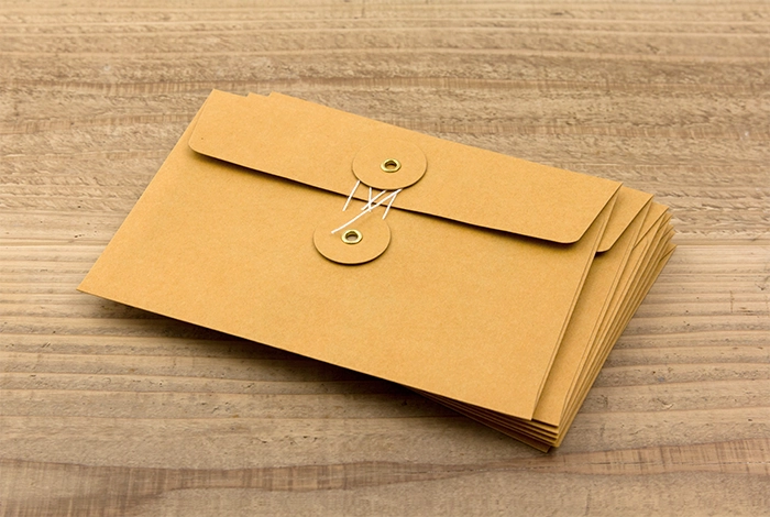 Traveler'S Company Medium String Tie Kraft Envelope- Orange top giant