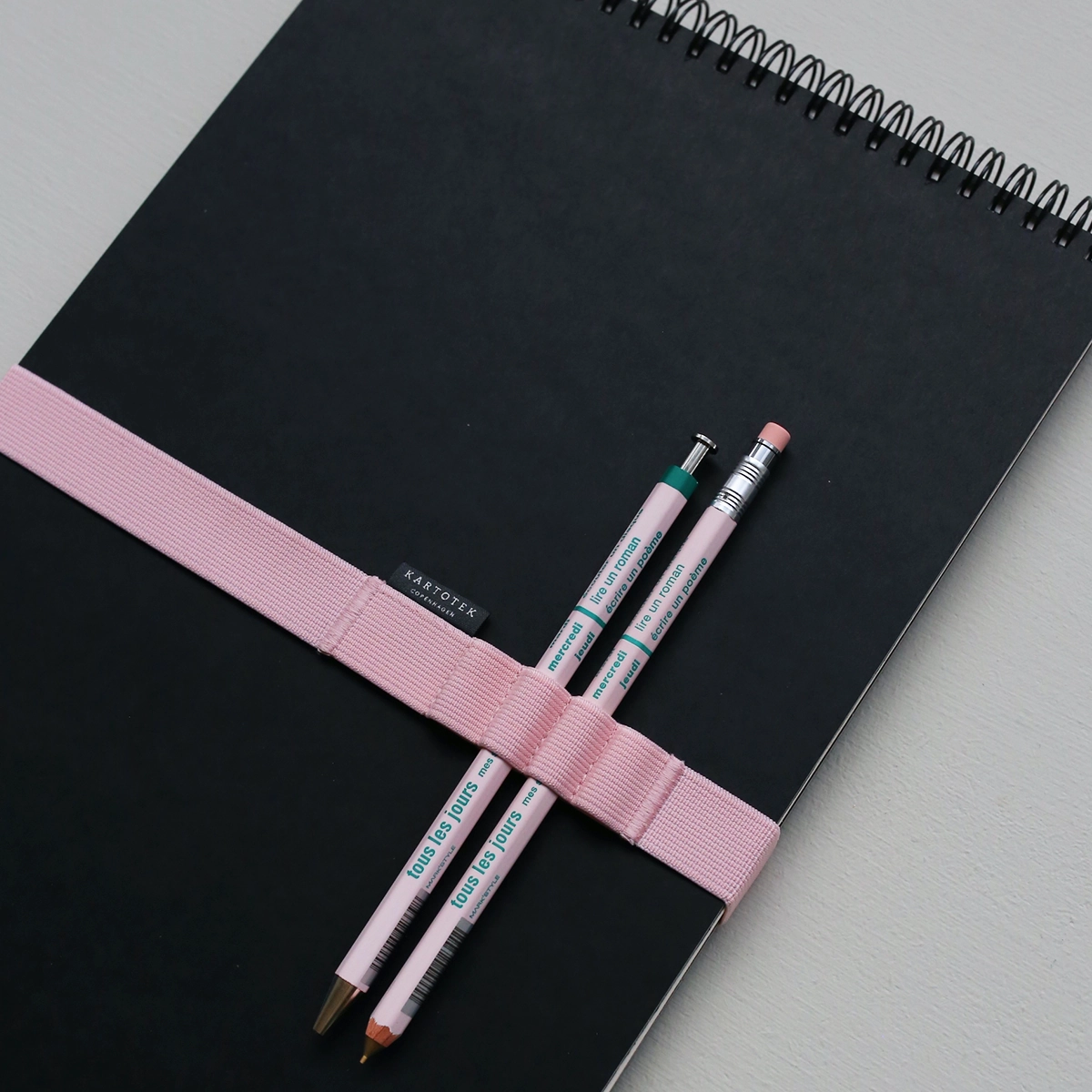 antislip Notebook Pen Strap A4 // Pink