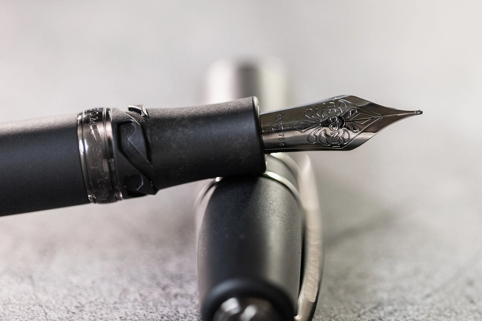 Visconti Homo Sapiens Dark Crystal Fountain Pen collapsible bulk